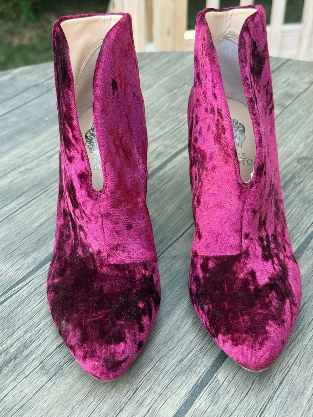 Vince Camuto Evanata Burgundy Velvet Ankle Booties Size 7